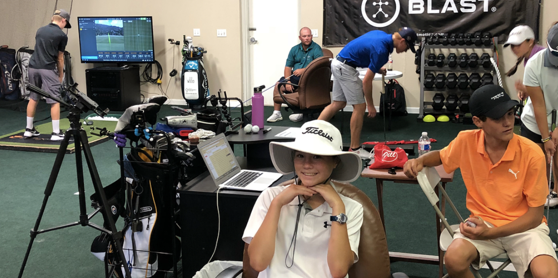 Group of junior golfers participating in a GPG program